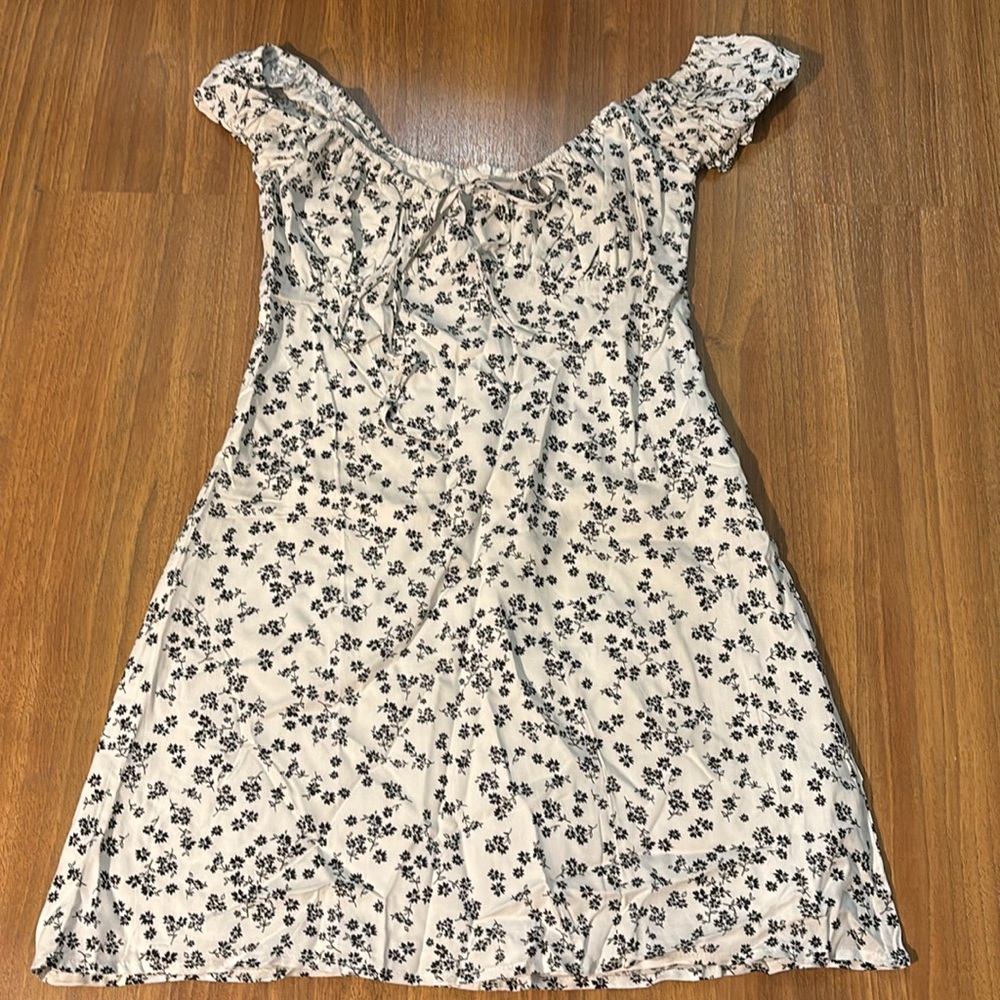 NWT Pink Lily Roadside Daisies Dress - Picture 2 of 7